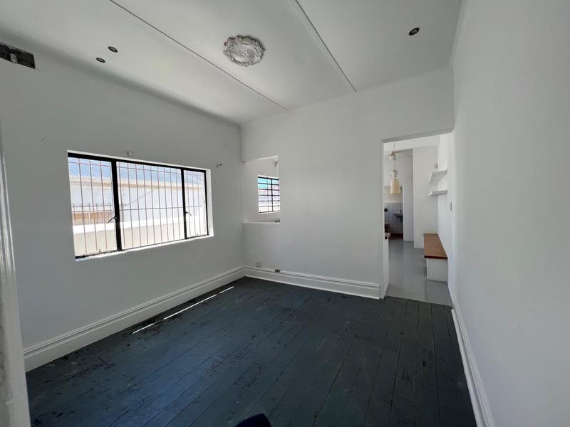 To Let 2 Bedroom Property for Rent in Woodstock Western Cape